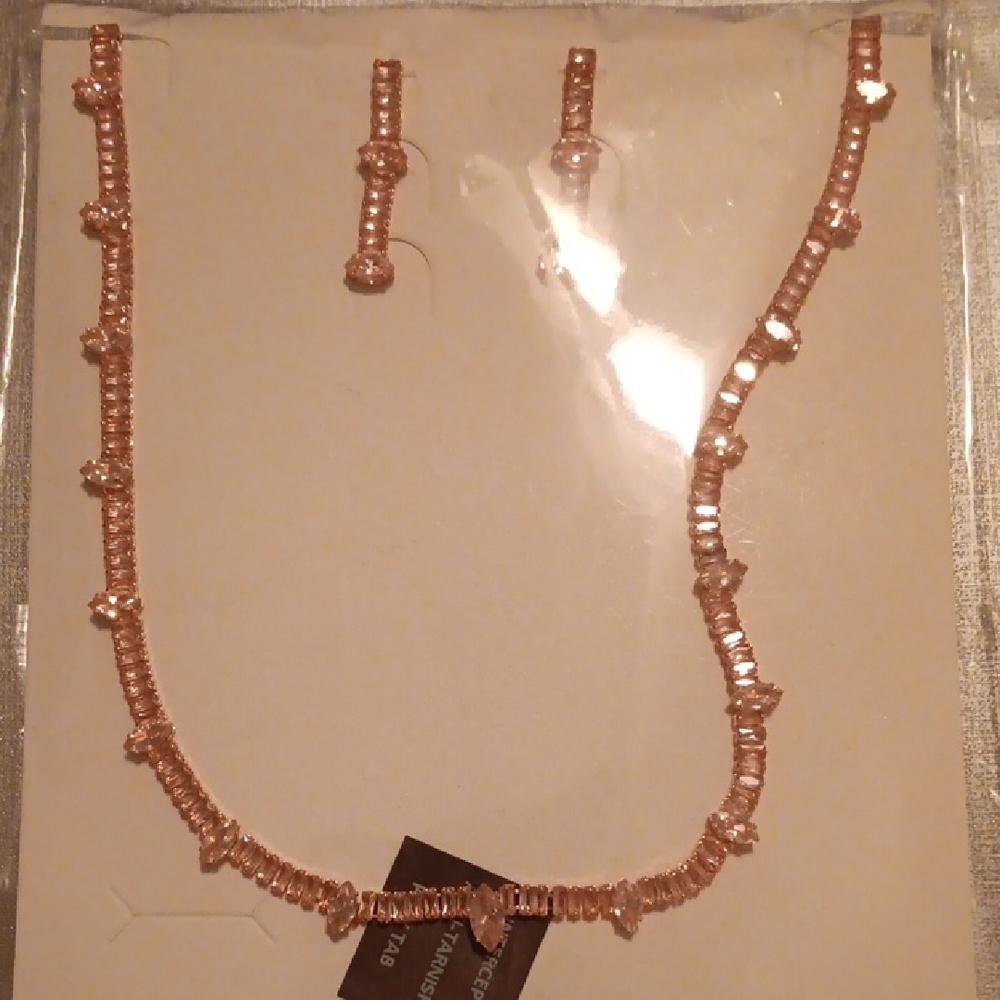 Simulated Pink Diamond Designer Style Everyday Luxury Set Necklace (20 Inches)